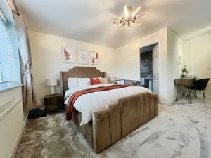 Bedroom- click for photo gallery